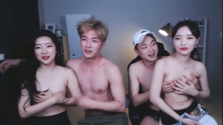 KA25072218_비만세권남혁_1대1에서_2대2_스무살_졸귀대학생게스트_2명_물빨_12부-2_sexkbj